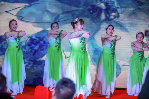 1551754187564944.jpg 大禹漢光2018年“同心同行,共創(chuàng)未來”主題年會圓滿成功