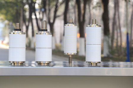 真空開(kāi)關(guān)管結(jié)構(gòu)及工藝有怎樣的特點(diǎn)和優(yōu)勢(shì)？